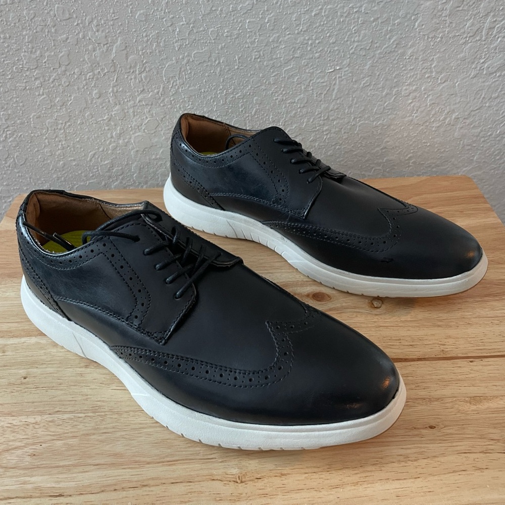 Florsheim Dash Wingtip Oxford Shoe Black 8M